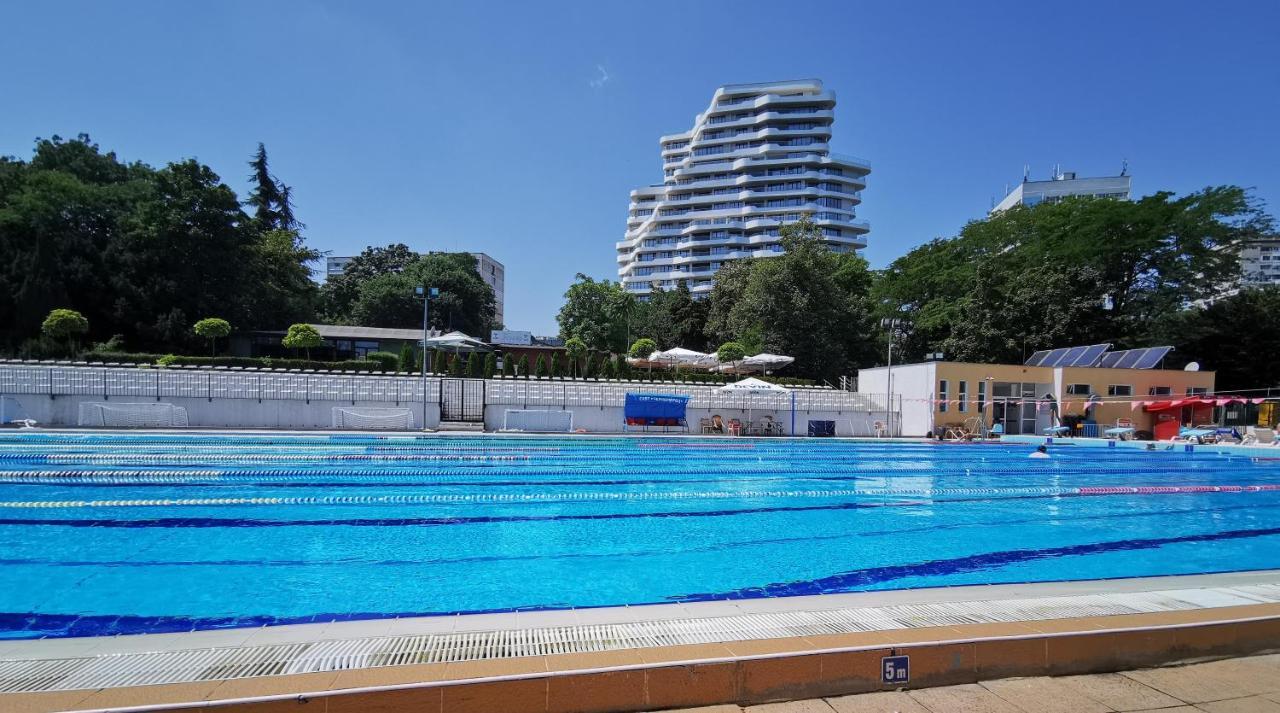 Luxury Apartments Alix Burgas Bagian luar foto