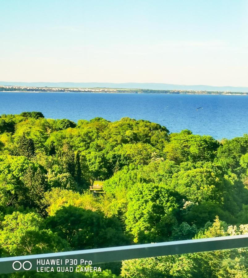 Luxury Apartments Alix Burgas Bagian luar foto