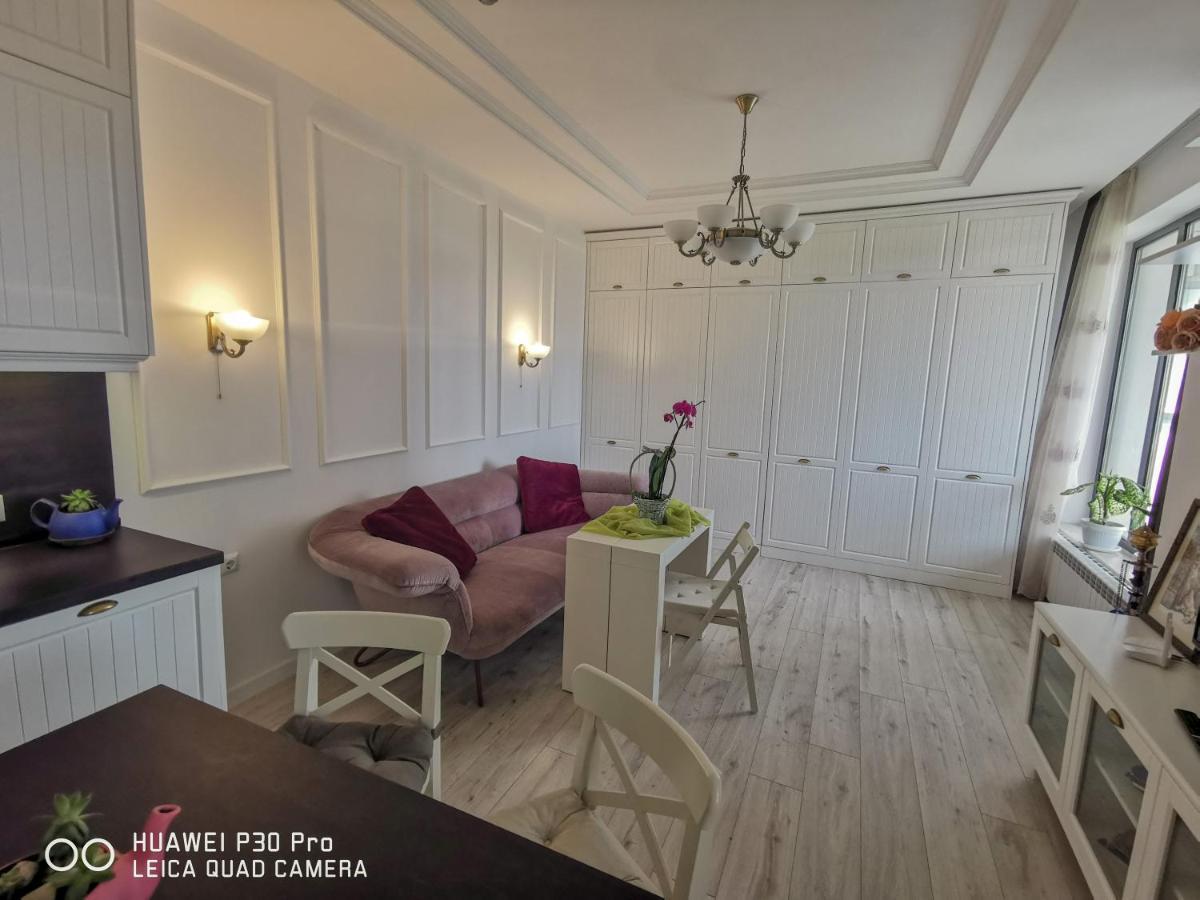 Luxury Apartments Alix Burgas Bagian luar foto