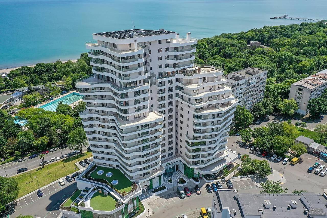 Luxury Apartments Alix Burgas Bagian luar foto